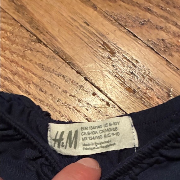 Old Navy and Others Assorted Clothing - Picture 5 of 9